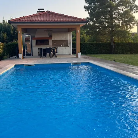 וילה Luxury Royal